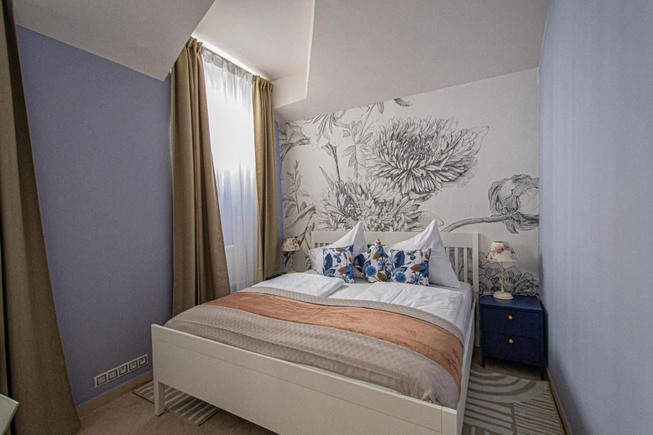 Modern And Spacious Apartments In City Center Praha Bagian luar foto
